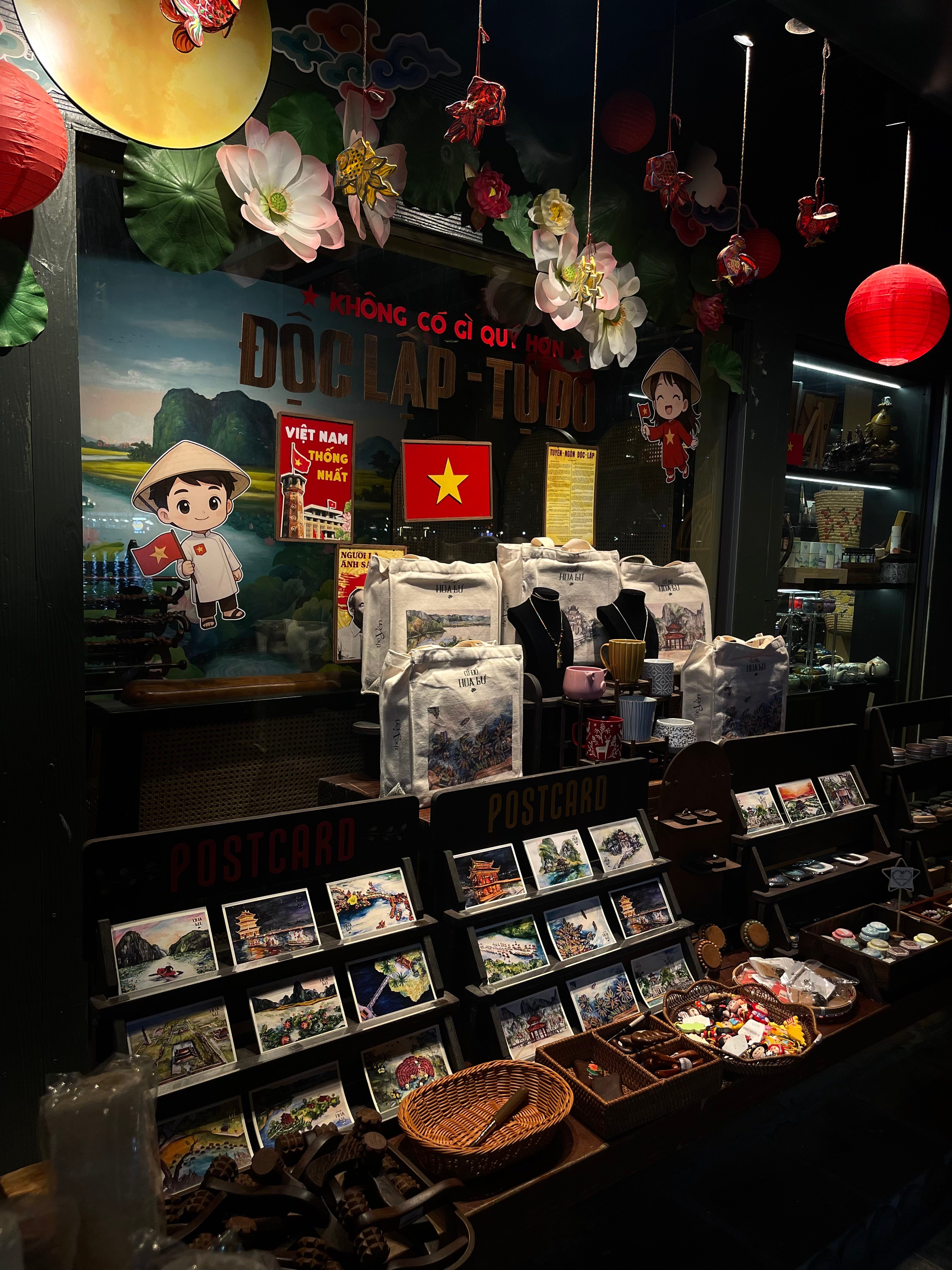 A shop and the old-town atmosphere at Hoa Lư, Ninh Bình.